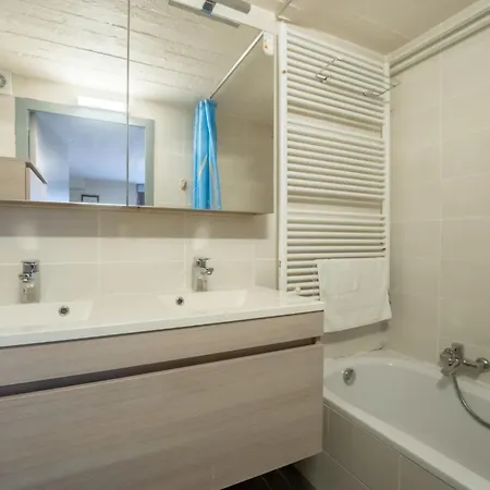 Zeelucht With Private Garden By Interhome *