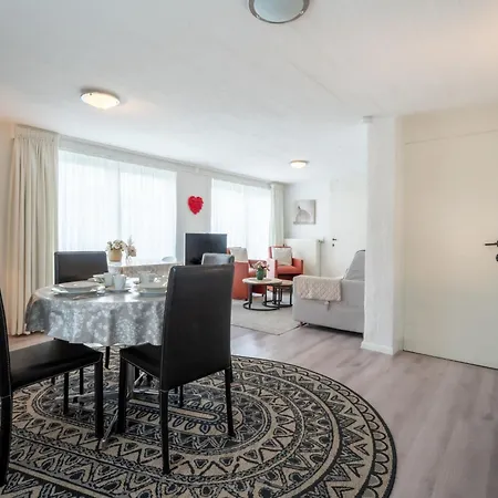 Zeelucht With Private Garden By Interhome Appartement