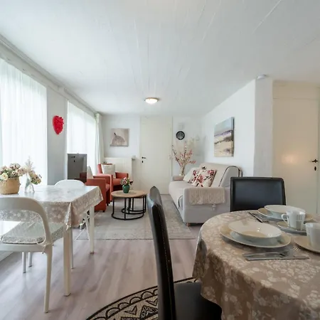 Appartement Zeelucht With Private Garden By Interhome