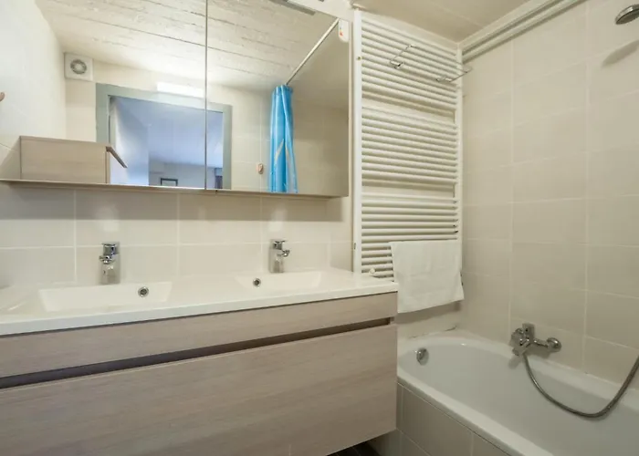 Zeelucht With Private Garden By Interhome *